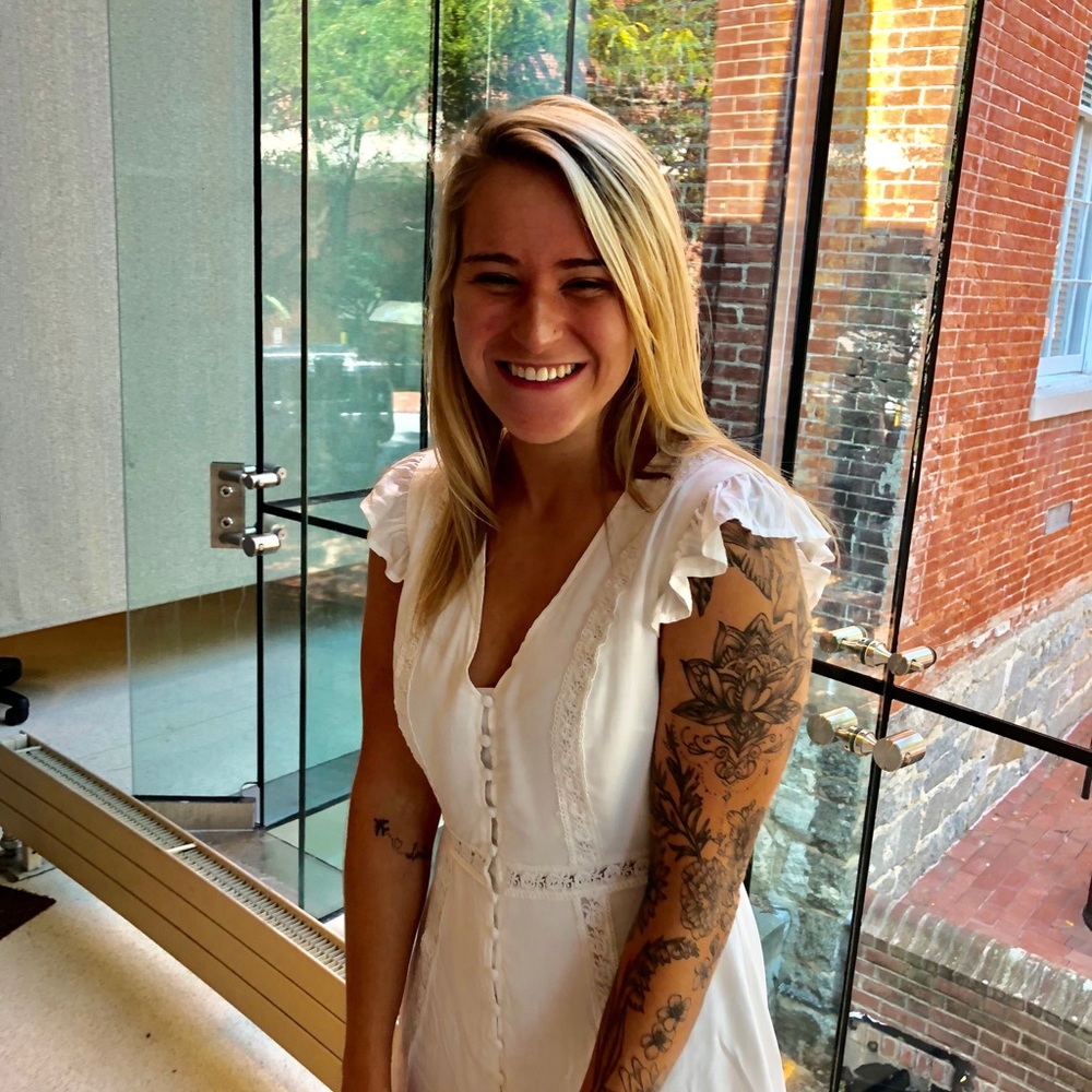 Meet your posher, Abby